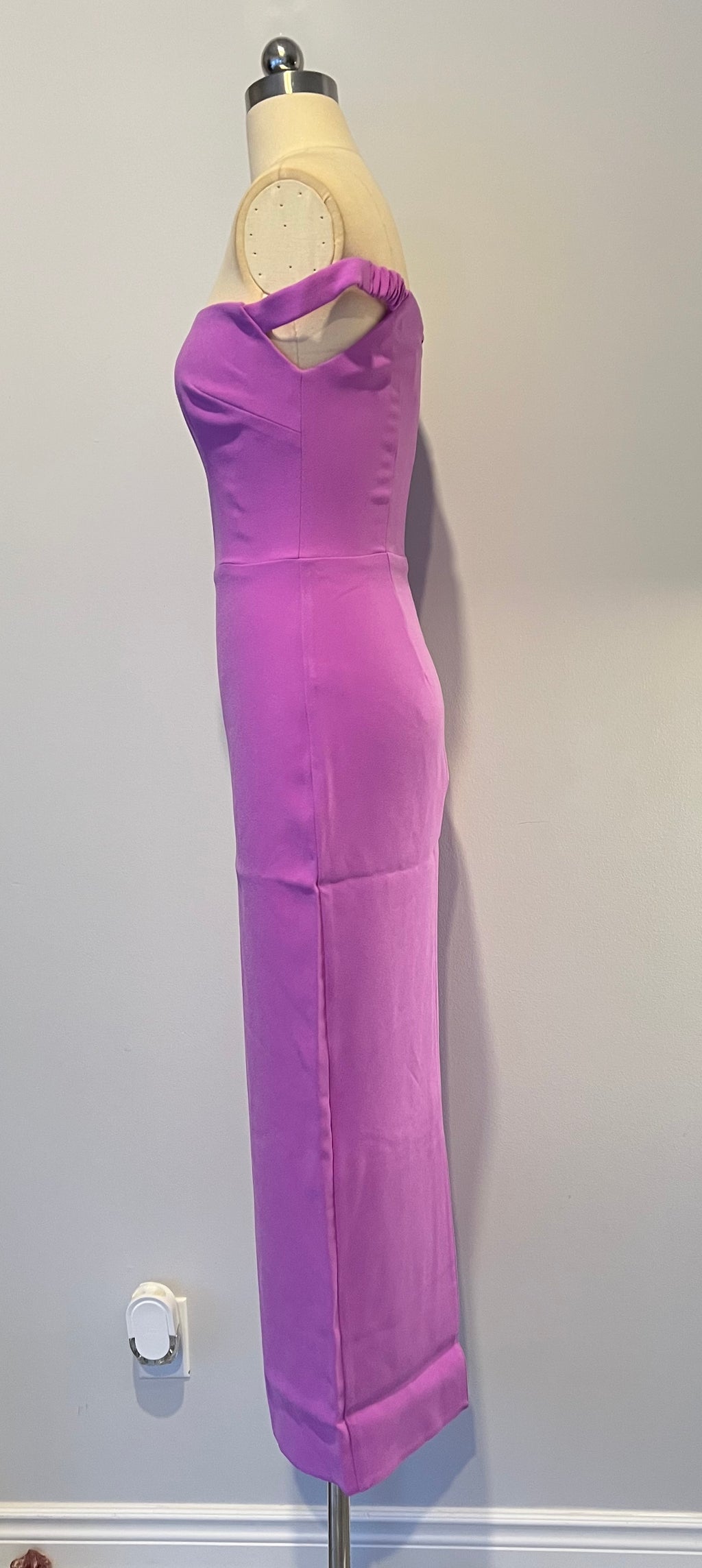 Alex Perry / Tierny Off-shoulder Midi Dress in Stretch Crepe / Size 6